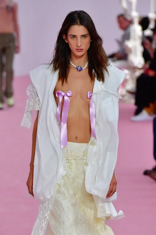 Acne Studios весна-лето 2023 Acne Studios весна-лето 2023