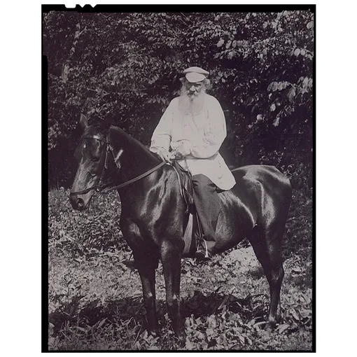 Лев Толстой верхом в окрестностях Ясной Поляны, 1908 год