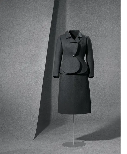 ЧЕРНЫЙ КОСТЮМ ИЗ ШЕРСТИ, BALENCIAGA, 1967