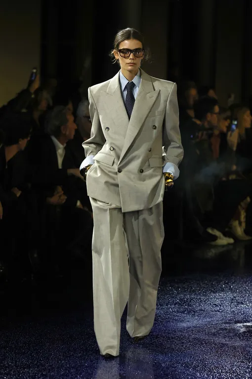Saint Laurent весна-лето 2025