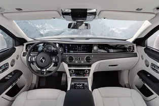 Зона комфорта: почему новый Rolls-Royce Ghost — ваш оплот спокойствия и стабильности