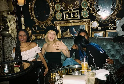 @bellahadid @bellahadid