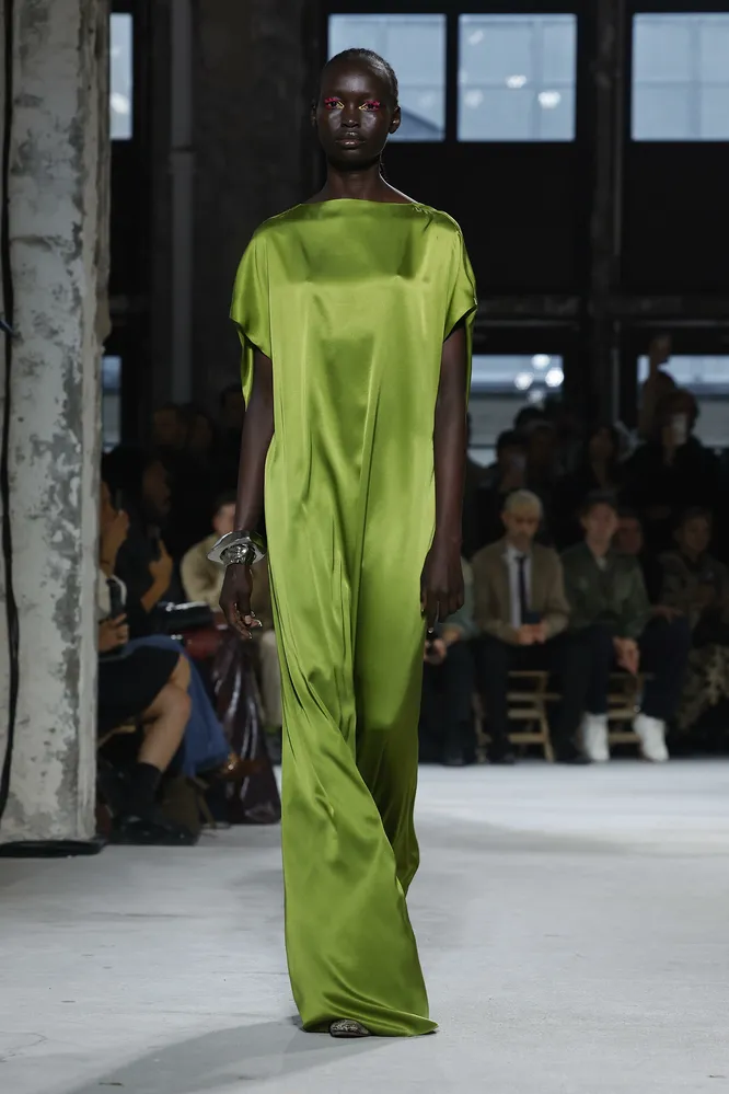 Dries Van Noten весна-лето 2025 Dries Van Noten весна-лето 2025