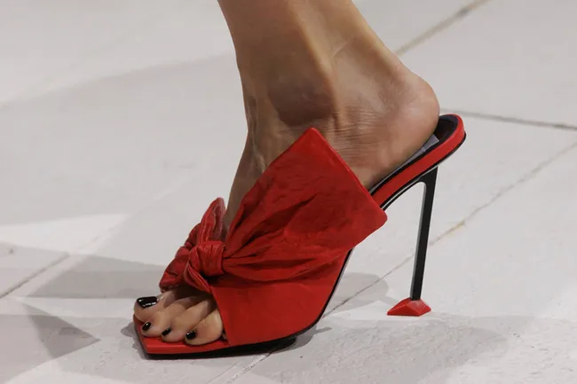 Летом-2026 эта пара обуви будет в гардеробе у всех модных девушек