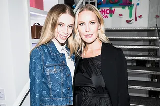 Елена Летучая, Ясмина Муратович, Ксения Чилингарова на открытии выставки «BKK-MOW» в Aizel