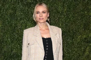 Велосипедки и твидовый пиджак Chanel: Диана Крюгер сочетает тренды с классикой