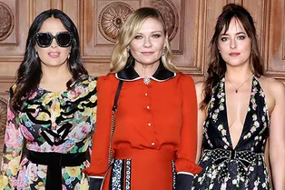 Сальма Хайек, Кирстен Данст и Дакота Джонсон на круизном шоу Gucci