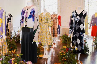 Уютные кардиганы, классические тренчи и платья с пэчворком Pringle of Scotland, которые пригодятся на годы вперед