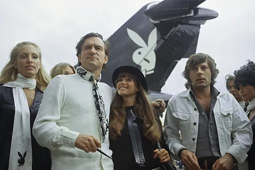 Хью Хефнер со своей подругой Барби Бентон и Романом Полански прилетели в Париж, 21 августа 1970 год