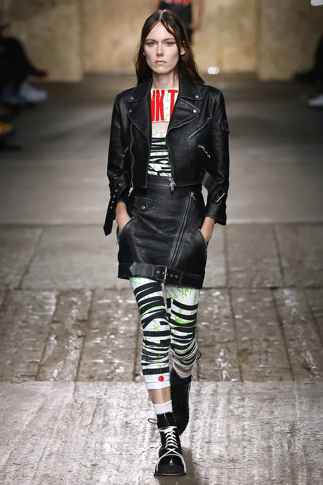 Moschino весна-лето 2025