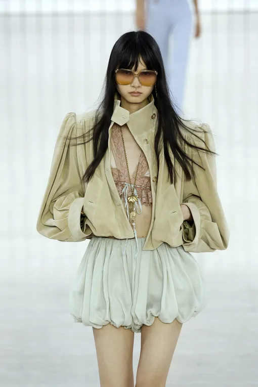 Chloé весна-лето 2025