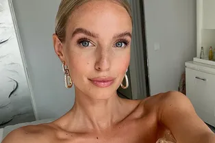 10 пар эффектных сережек для завершения новогоднего образа