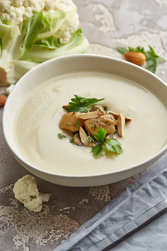 Крем-суп из цветной капусты с грибами и трюфелем