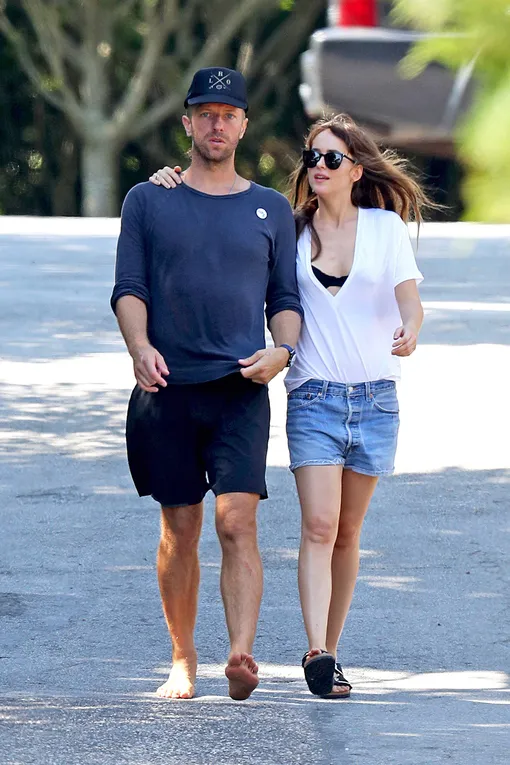 Крис Мартин и Дакота Джонсон Крис Мартин и Дакота Джонсон