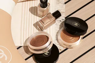 Маска-трансформер, жидкие водоросли и другие бьюти-новинки