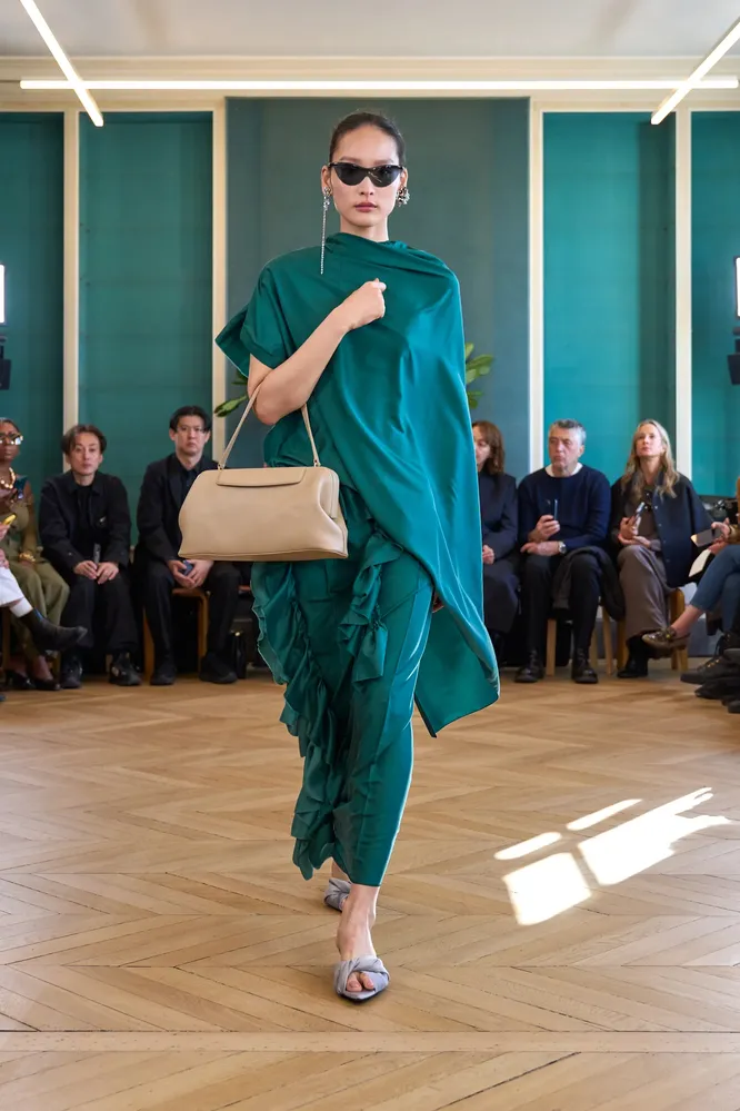Carven весна-лето 2025 Carven весна-лето 2025