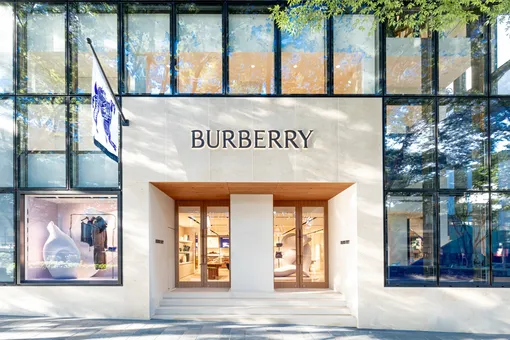 Магазин Burberry в Токио
