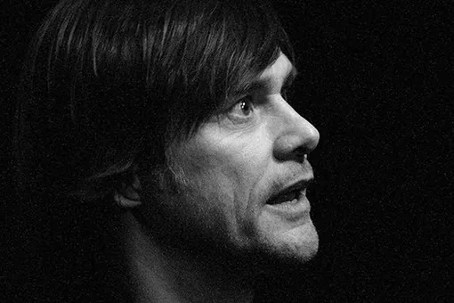 Джим Керри вот уже много лет рисует картины и лепит скульптуры