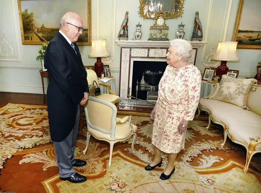 Встреча Джорджа Брэндиса и королевы Елизаветы II