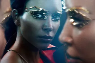 Звездный проект Пэт МакГрат: Ким Кардашьян в кадре, Канье Уэст в роли диджея Звездный проект Пэт МакГрат: Ким Кардашьян в кадре, Канье Уэст в роли диджея