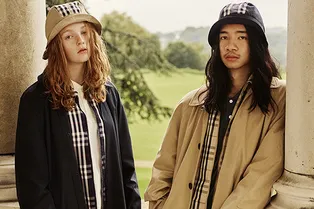 Противоположности притягиваются: в продажу поступает коллекция Gosha x Burberry