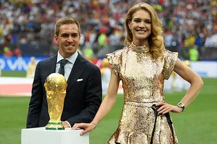 Наталья Водянова в платье Louis Vuitton на финале чемпионата мира по футболу