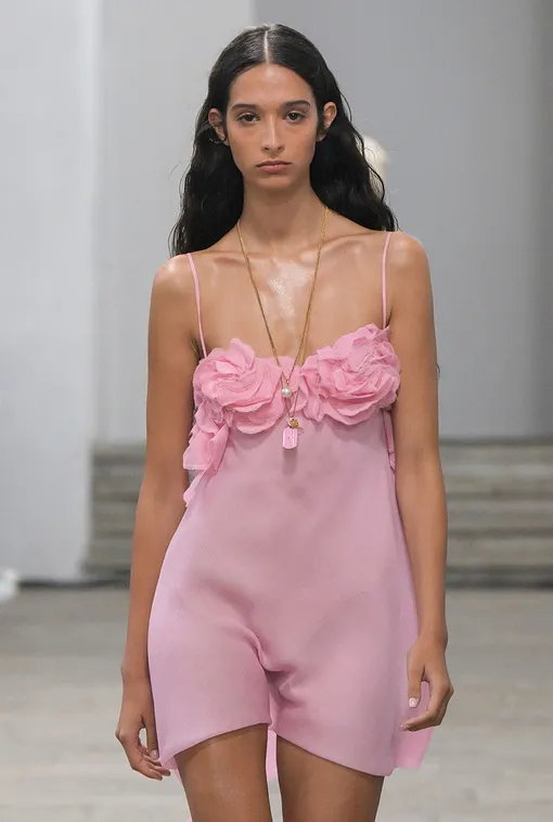 ERMANNO SCERVINO весна-лето 2023 ERMANNO SCERVINO весна-лето 2023
