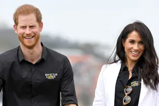 Меган Маркл в остромодном приталенном жакете Altuzarra и принц Гарри на соревнованиях в Сиднее