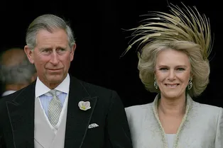 Почему Камилла Паркер-Боулз не надела тиару на свадьбу с принцем Чарльзом в отличие от всех королевских невест