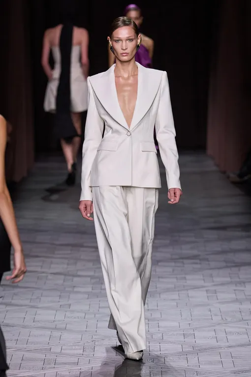 Nina Ricci весна-лето 2025 Nina Ricci весна-лето 2025