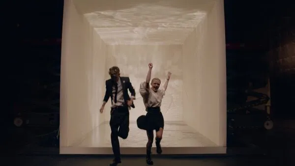 Нажмите и смотрите Нажмите и смотрите