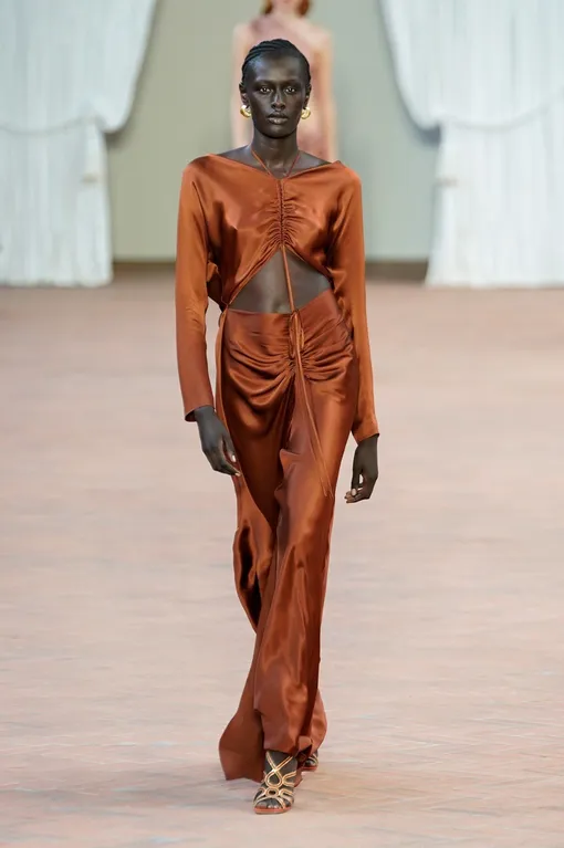 Alberta Ferretti весна-лето 2024 Alberta Ferretti весна-лето 2024