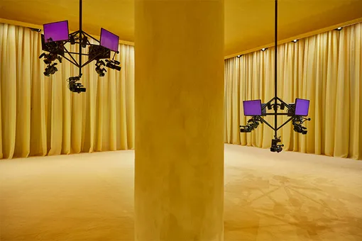 Пространство показа Prada весна-лето 2021 Пространство показа Prada весна-лето 2021