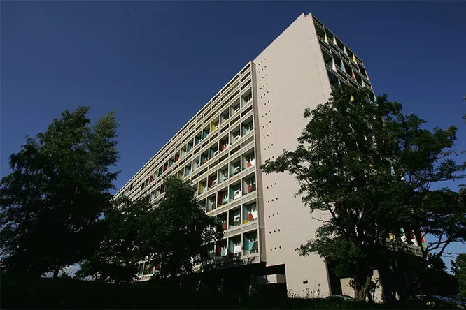 Ле Корбюзье. Жилая единица (Unit d&#39;Habitation) в Берлине. Построена в 1957 году