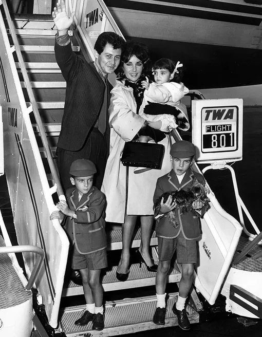 С Эдди Фишером и детьми, 28 августа, 1959