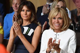 Мелания Трамп и Брижит Макрон на встрече первых леди в рамках саммита НАТО в Бельгии