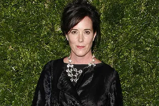 Американский дизайнер Кейт Спейд покончила жизнь самоубийством Американский дизайнер Кейт Спейд покончила жизнь самоубийством