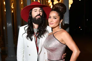 Сальма Хайек и Gucci помогают женщинам, пострадавшим от насилия во время пандемии