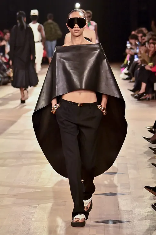 Balenciaga весна-лето 2026