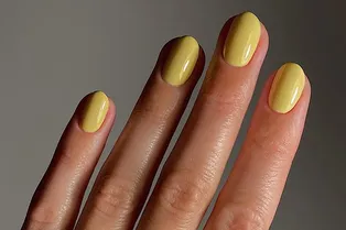 Самые модные цвета маникюра весна-2026