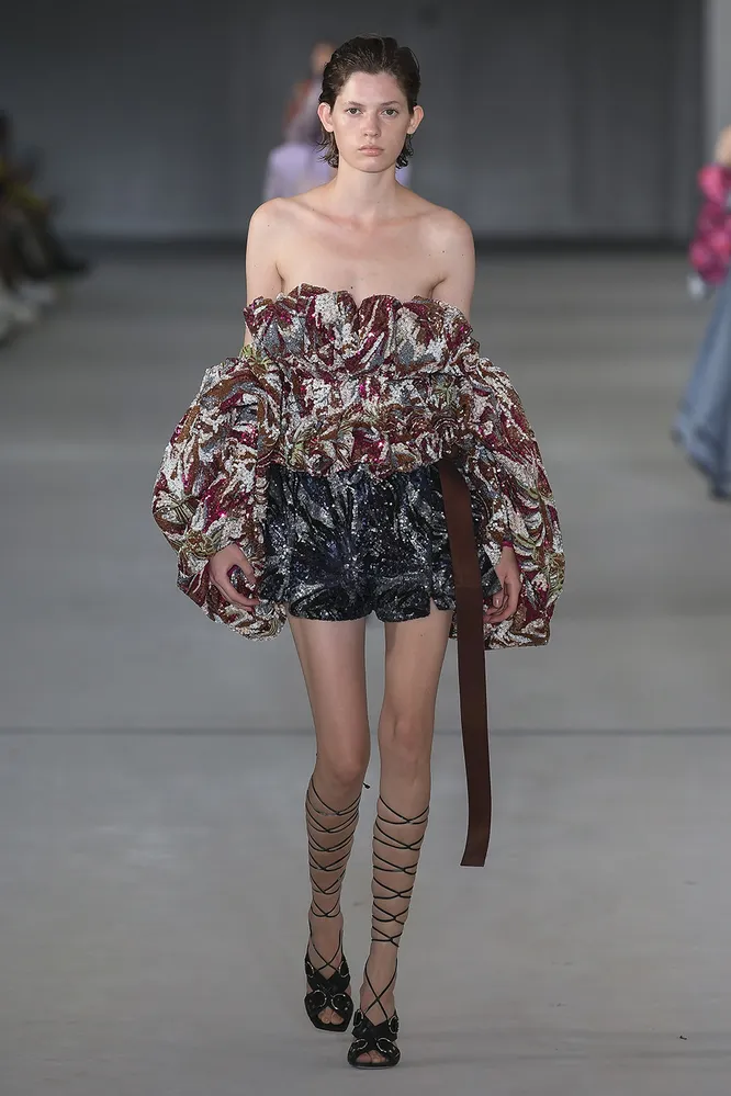 PRABAL GURUNG весна-лето 2023 PRABAL GURUNG весна-лето 2023