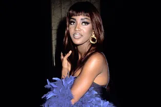 Боа из перьев, как у звезд старого Голливуда — аксессуар, которого не хватает вашему новогоднему образу