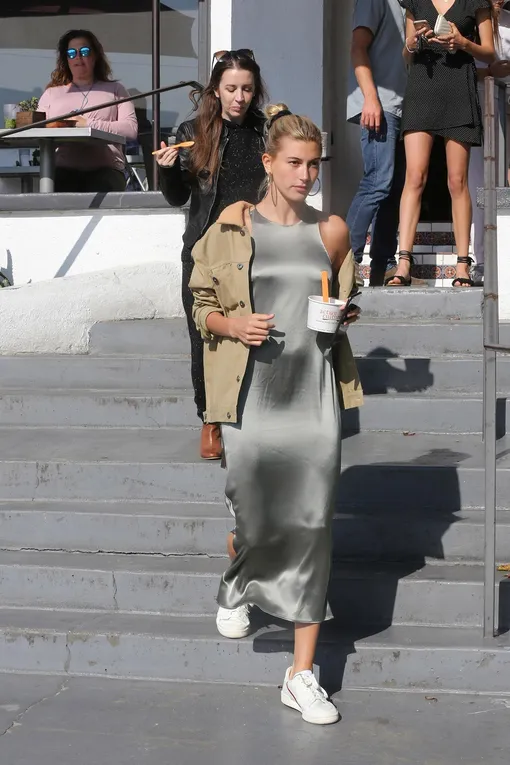 Хейли Бибер с мамой Джастина Бибера, Пэтти Маллетт Хейли Бибер с мамой Джастина Бибера, Пэтти Маллетт