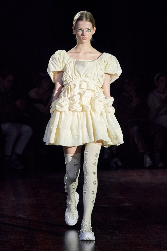 Simone Rocha осень-зима 2022/23 Simone Rocha осень-зима 2022/23