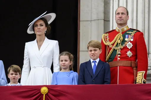 Кейт Миддлтон и принц Уильям с детьми