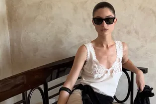 Это платье заменит классическую комбинацию летом-2026