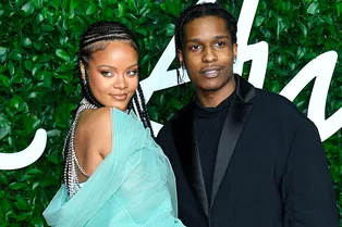 Свадьбы не будет? Рианна впервые прокомментировала слухи о помолвке