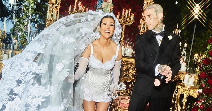 Зачем Dolce & Gabbana спонсировали свадьбу Кортни Кардашьян и Трэвиса Баркера?
