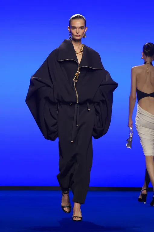 Schiaparelli весна-лето 2025 Schiaparelli весна-лето 2025