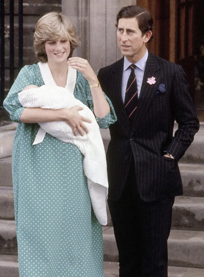 Принц Чарльз, принцесса Диана и новорожденный принц Уильям, 1982 год